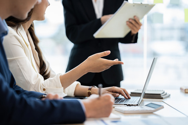 引領(lǐng)行業(yè)未來趨勢，打造集團管控的智能化創(chuàng)新標(biāo)桿